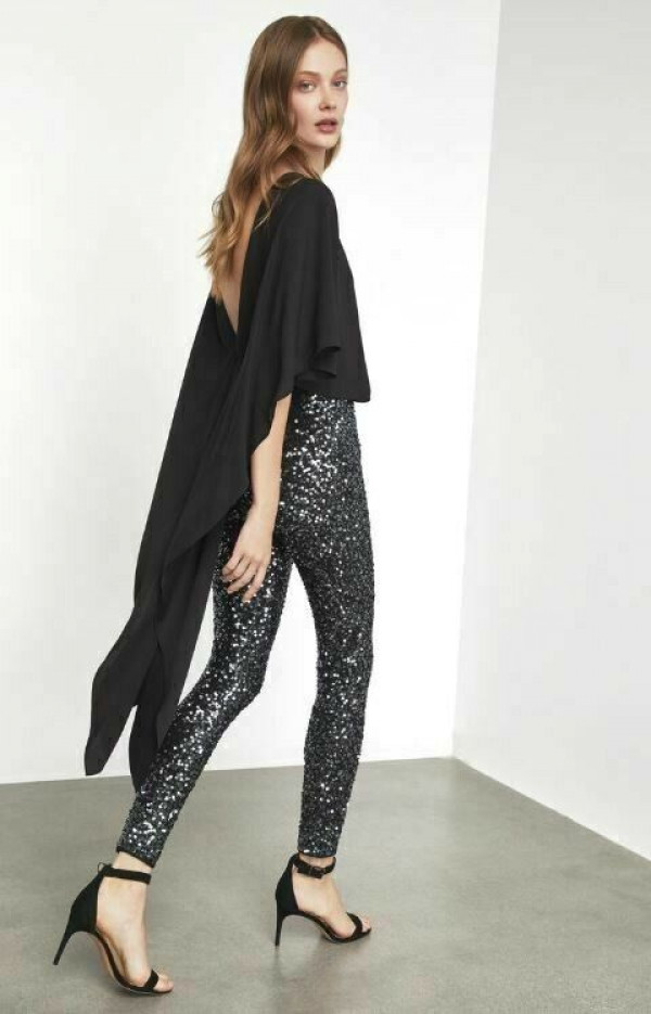 https://stylease.satuvisidigital.com/uploads/products/jAgHD7Wq8VfAxbhymnDBGkw6utVHYv3I3pYiUgUo.jpg